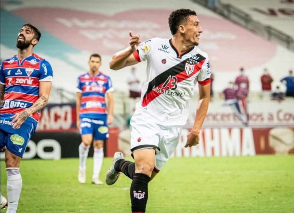 Gabriel Baralhas acerta com o Ceará