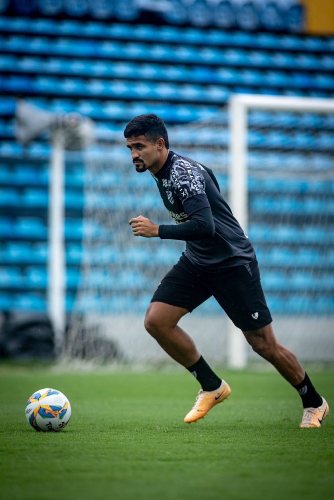 Ramon Menezes, zagueiro do Ceará