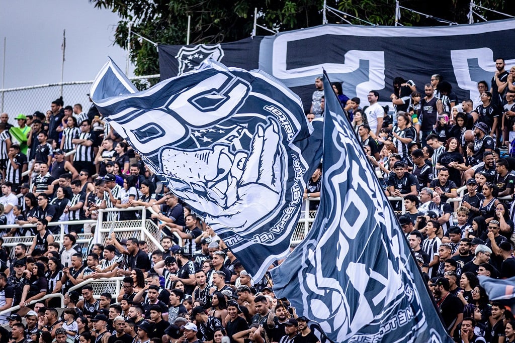 Torcida do Ceará / estádio Presidente Vargas / PV