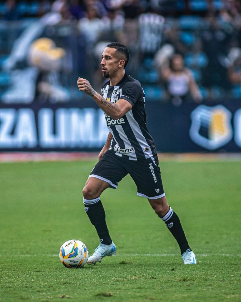 Nicolas, lateral do Ceará