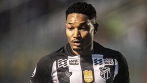 Fernandinho, atacante do Ceará