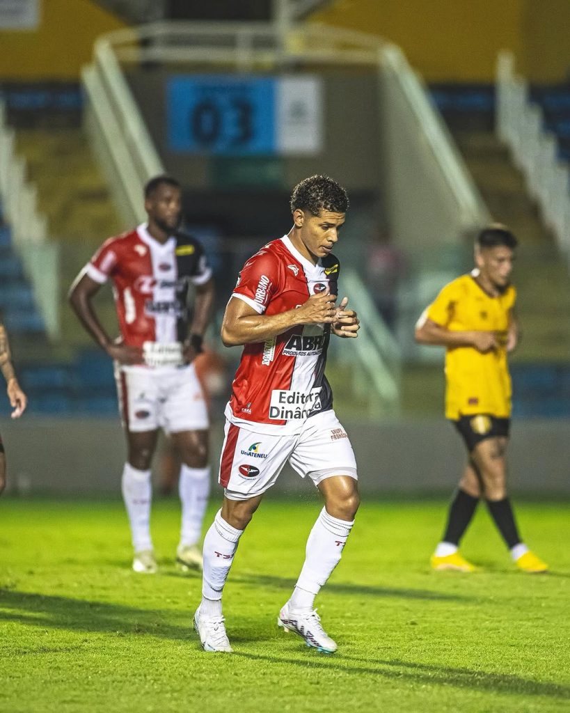 Gharib, volante e capitão do Ferroviário
