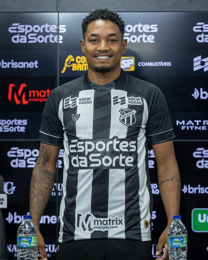Fernandinho, atacante do Ceará