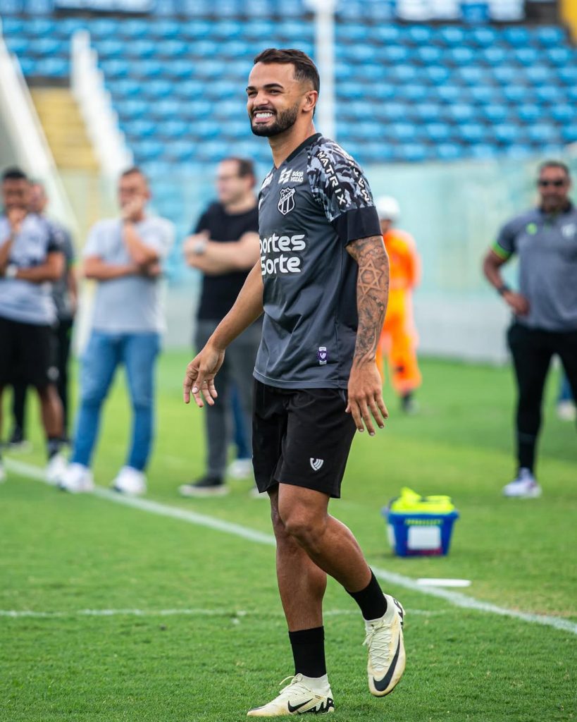 Eric Melo, lateral-esquerdo do Ceará