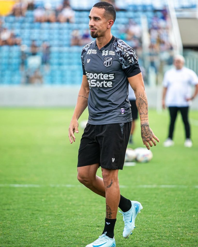 Nicolas, lateral do Ceará