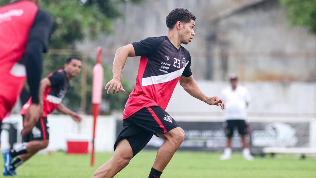 Gharib, volante e capitão do Ferroviário