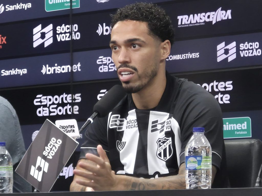 Zagueiro Eder