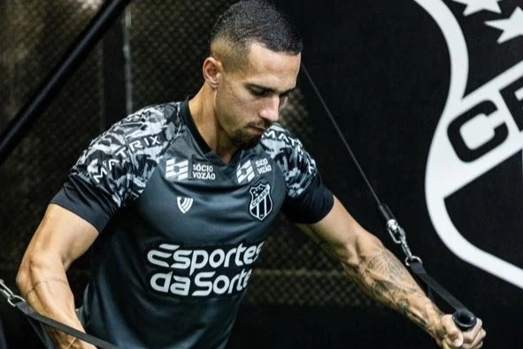 Nicolas, lateral do Ceará