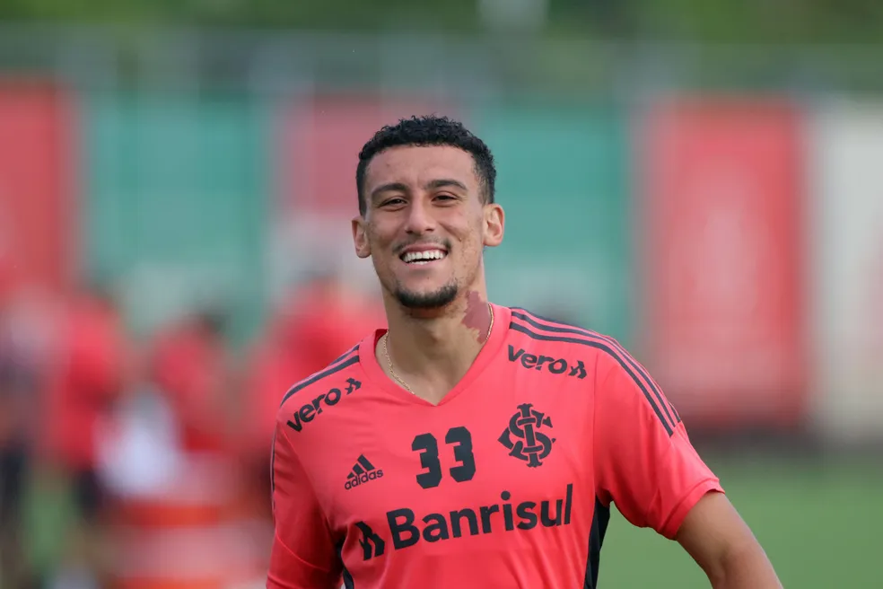 Gabriel Baralhas é alvo do Ceará