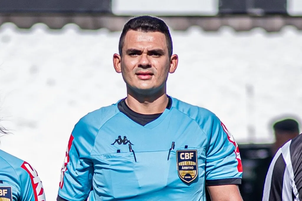 Árbitro Raimundo Rodrigues de Oliveira Júnior