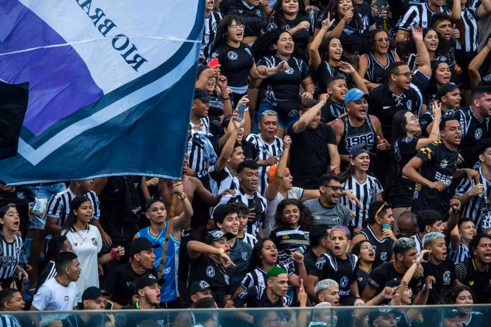 Torcida do Ceará / estádio Presidente Vargas / PV