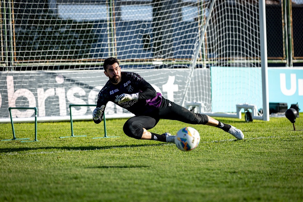 Fernando Miguel, goleiro do Ceará / Treino