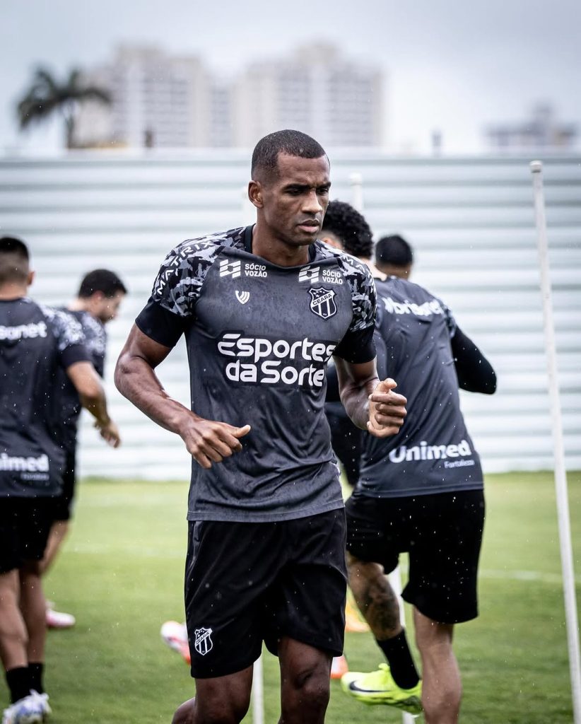 Marllon, zagueiro do Ceará