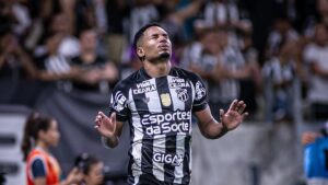 Fernandinho, atacante do Ceará