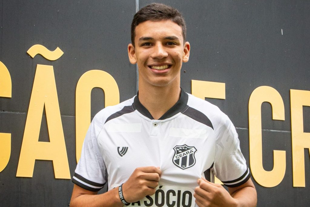 Pedro Esli, meia do Sub-20