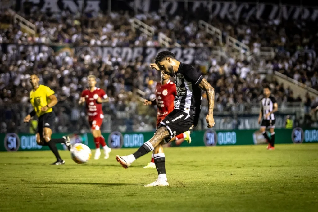matheus bahia, lateral do ceará