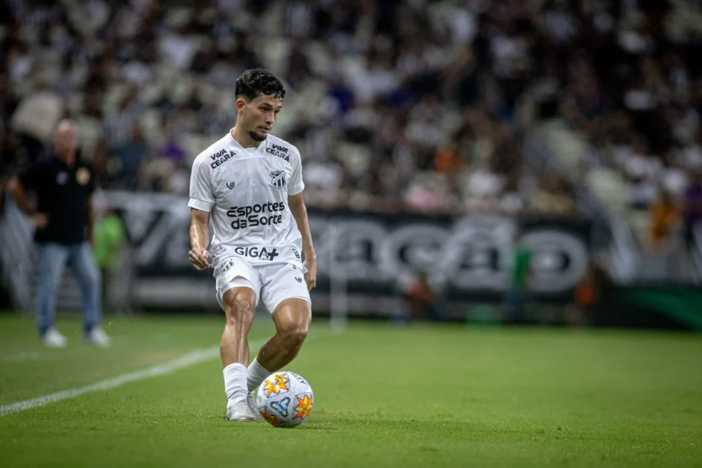 Zé Neto, lateral do Ceará