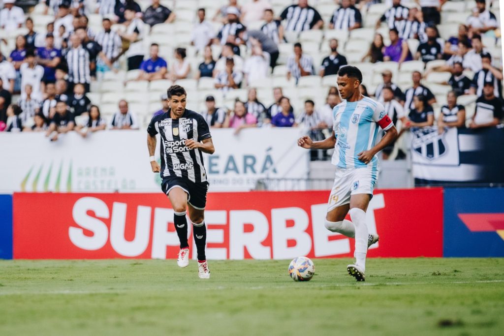 Lucas mugni, meia do Ceará contra o Maracanã