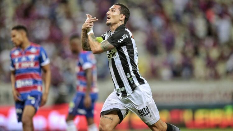 Vina em Clássico-Rei ceará