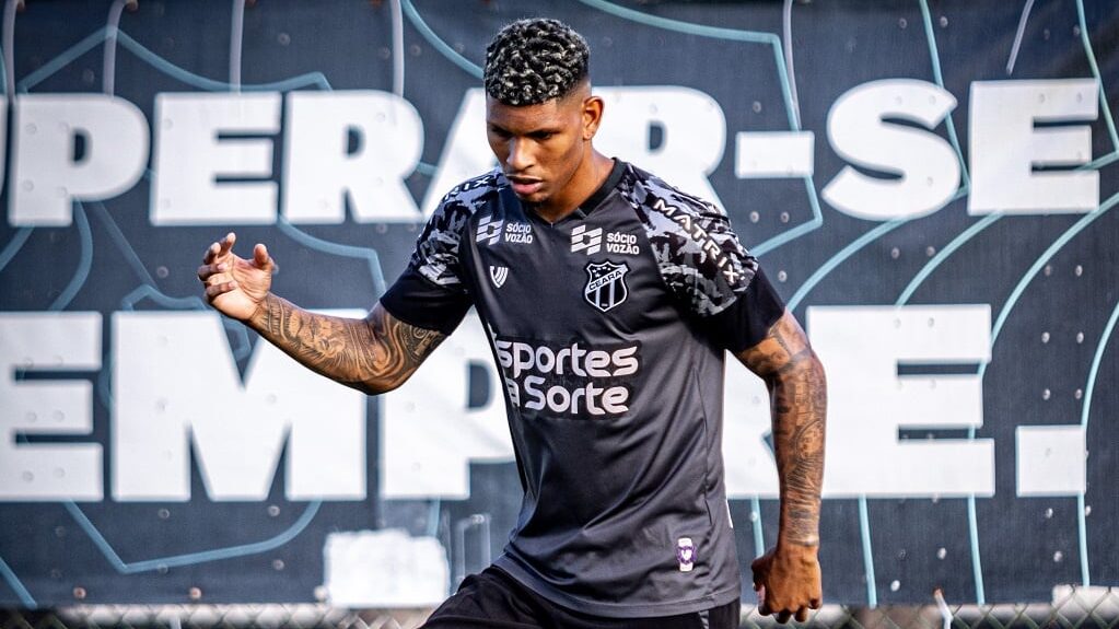 Marcos Victor, zagueiro do Ceará Léo Condé